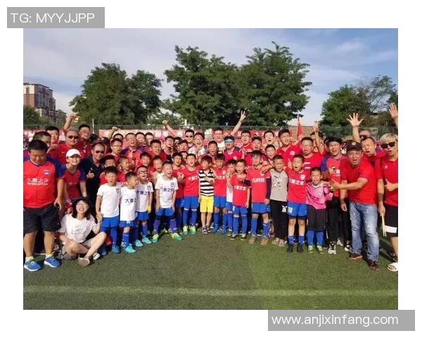 足球球星亲笔签名珍藏价值与球迷热情互动深度解析