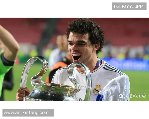 足球球星风采尽显技艺犀利，场上足迹如诗如歌共赏乐趣